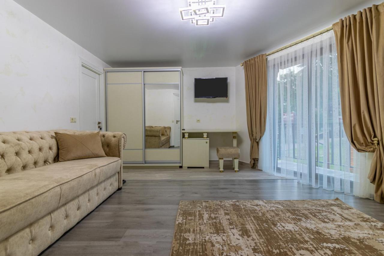 Guest House Turda バコヴェル エクステリア 写真